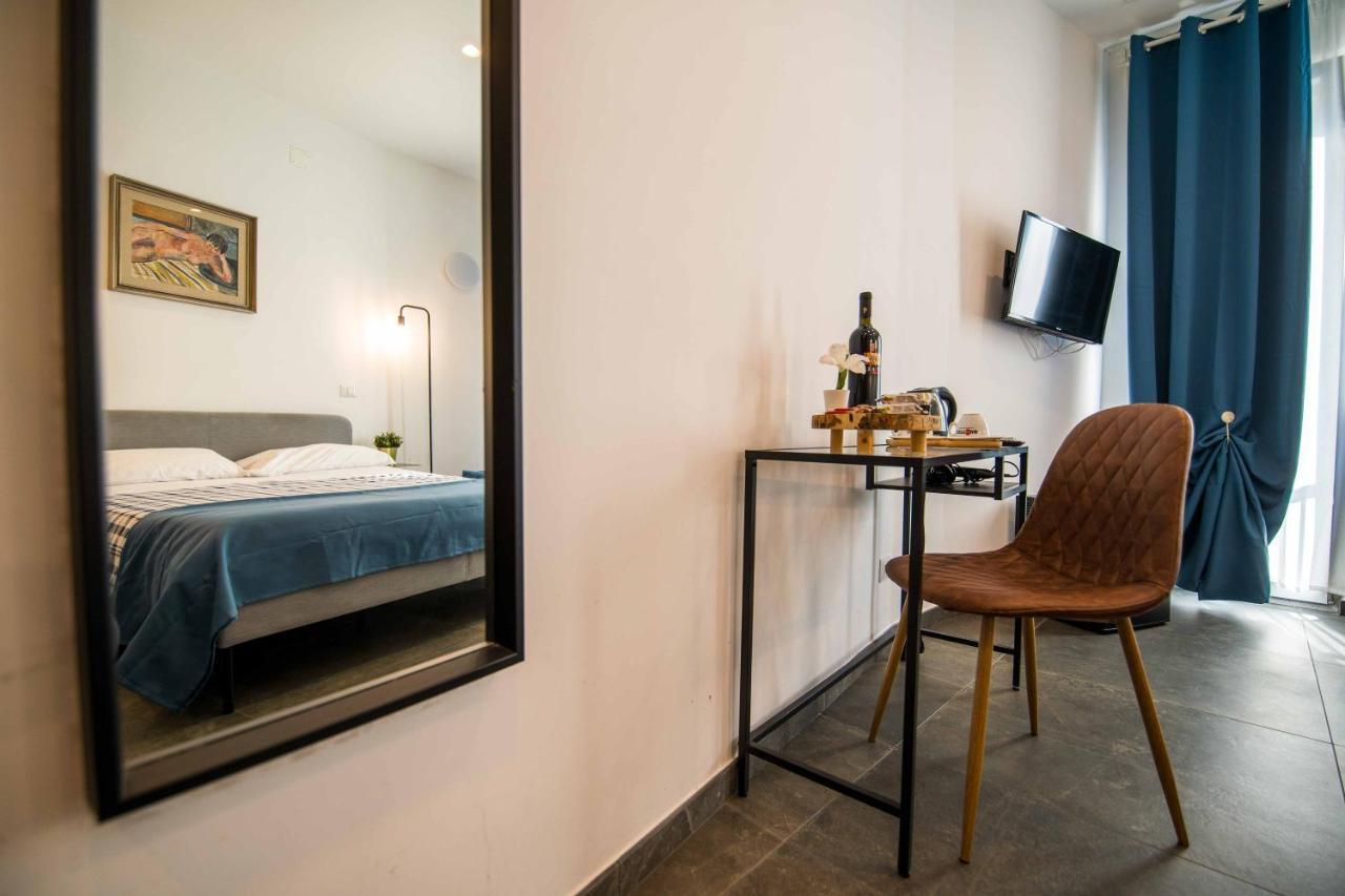 Quattro Briganti Bed and Breakfast Σαλέρνο Εξωτερικό φωτογραφία